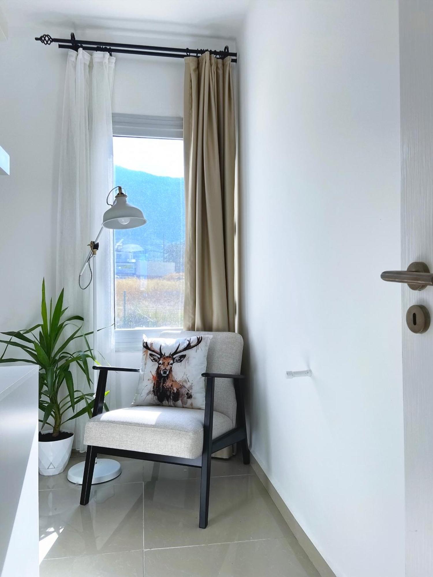 Spacious Three-Bedroom Apartment With Sea View A4 ลาปิโทส ภายนอก รูปภาพ