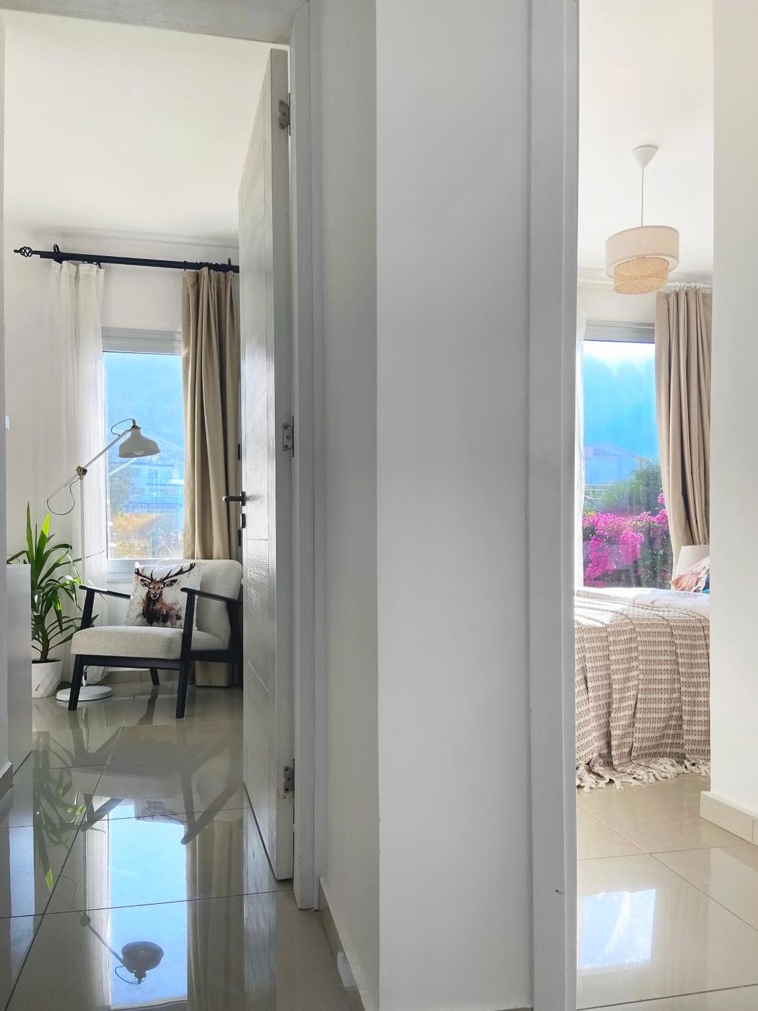 Spacious Three-Bedroom Apartment With Sea View A4 ลาปิโทส ภายนอก รูปภาพ