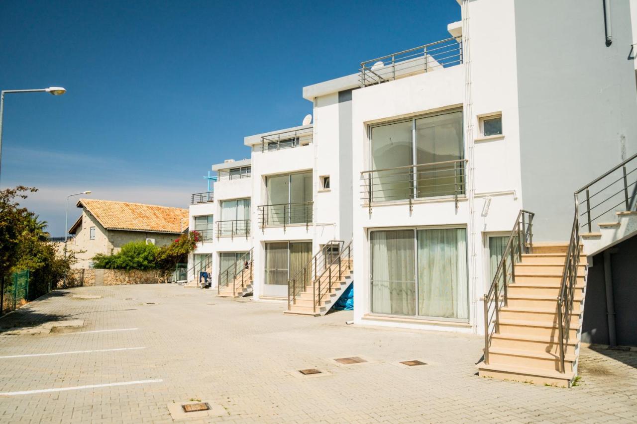 Spacious Three-Bedroom Apartment With Sea View A4 ลาปิโทส ภายนอก รูปภาพ