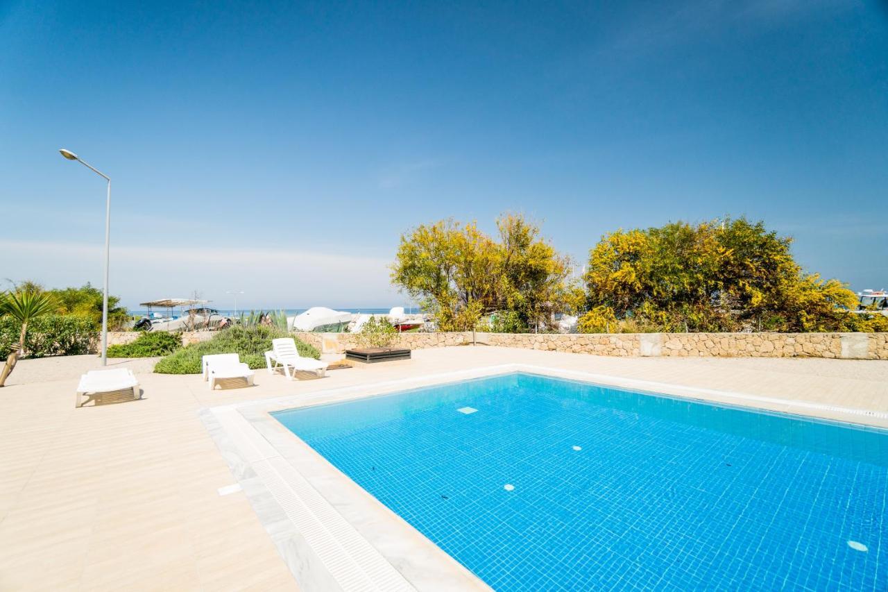 Spacious Three-Bedroom Apartment With Sea View A4 ลาปิโทส ภายนอก รูปภาพ
