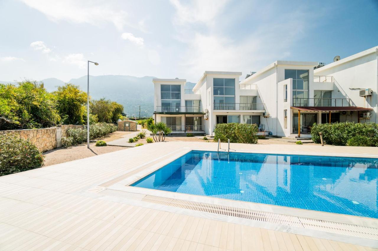Spacious Three-Bedroom Apartment With Sea View A4 ลาปิโทส ภายนอก รูปภาพ